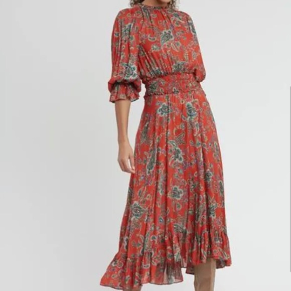 Red Paisley Long Peasant Dress
Designed by
Icons Objects Of Devotion - Picture 4 of 8